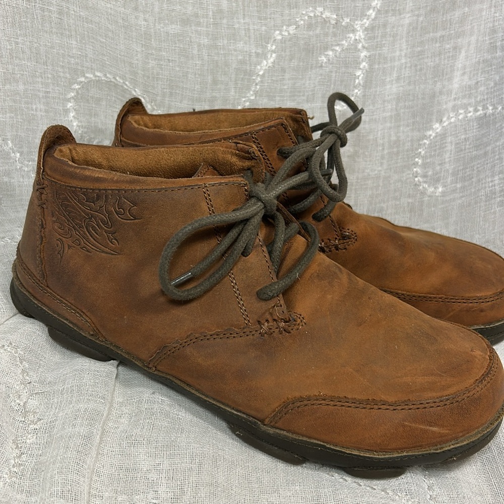 OluKai leather ankle lace up boots